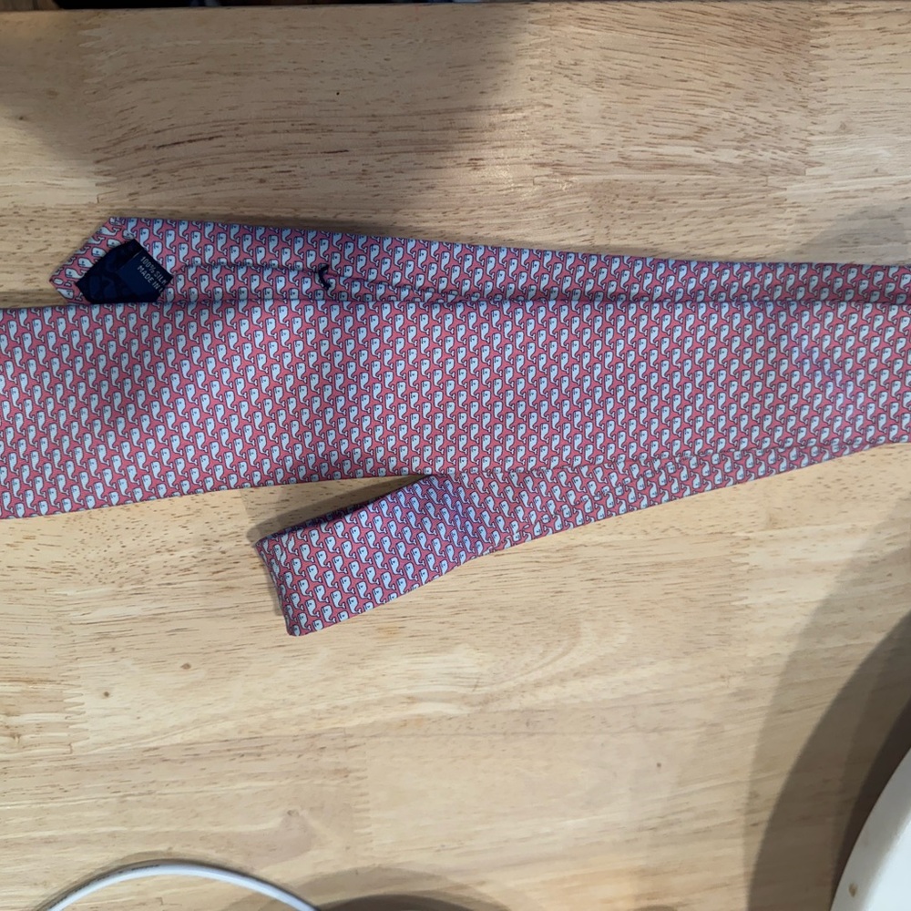 Pretteen tie. Vinyard vines.